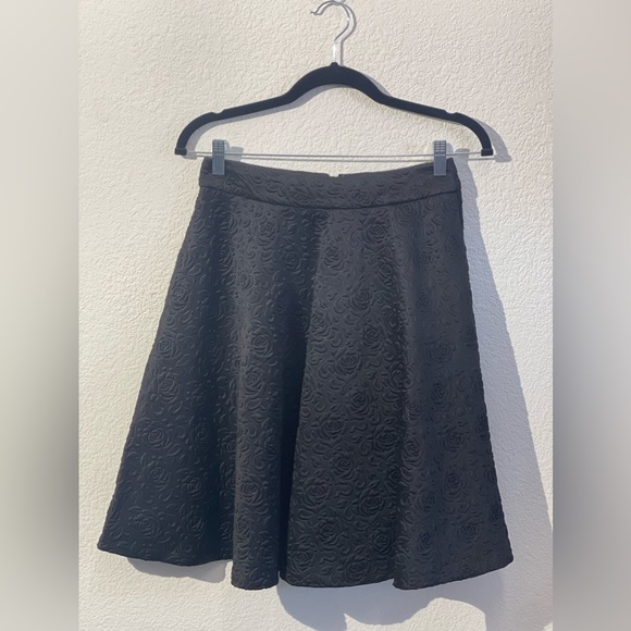 Guess 2 Piece Skirt Set   
Style #W53P53K4090 - Picture 3 of 13